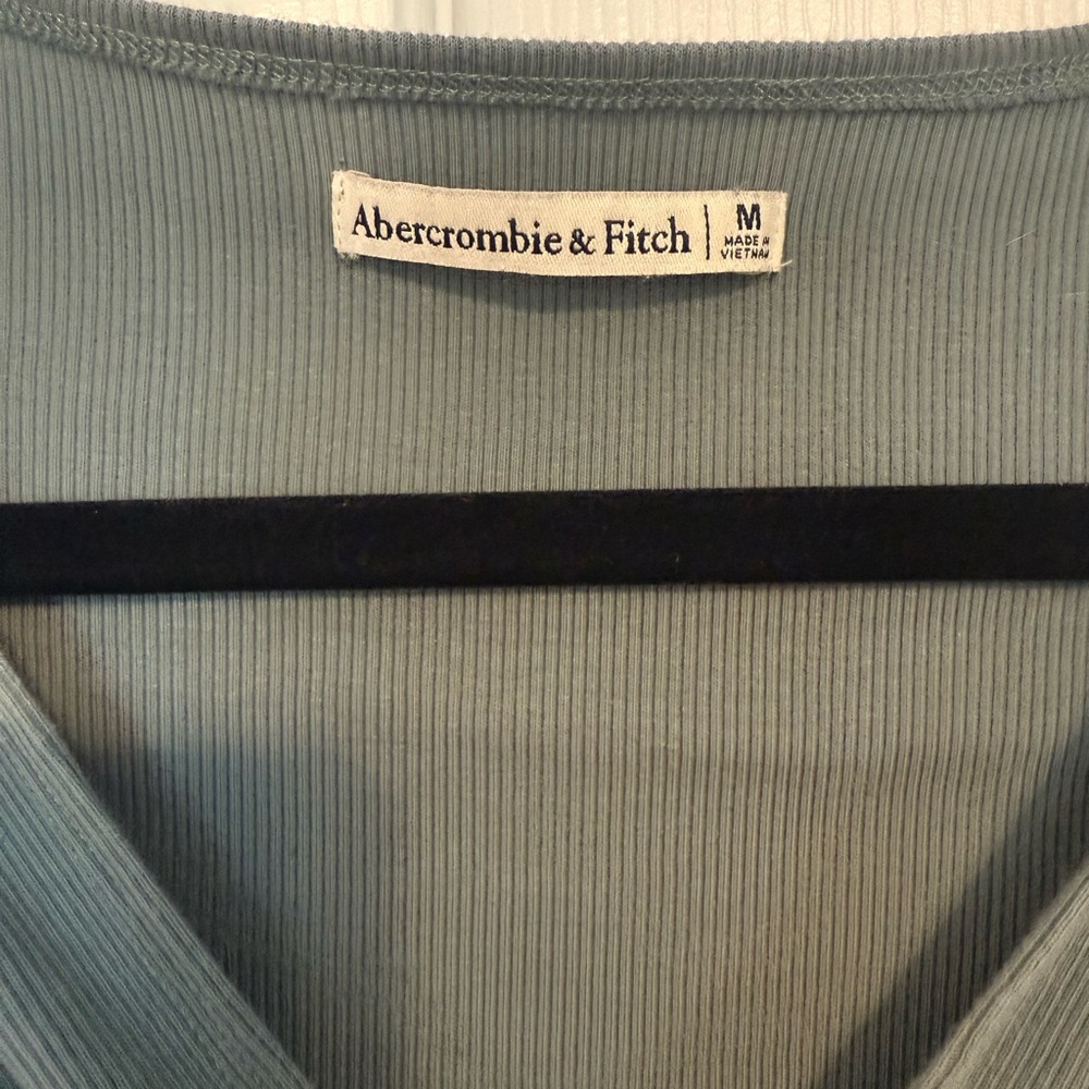Abercrombie & Fitch Women's blue Twist Front Blouse - Picture 2 of 5